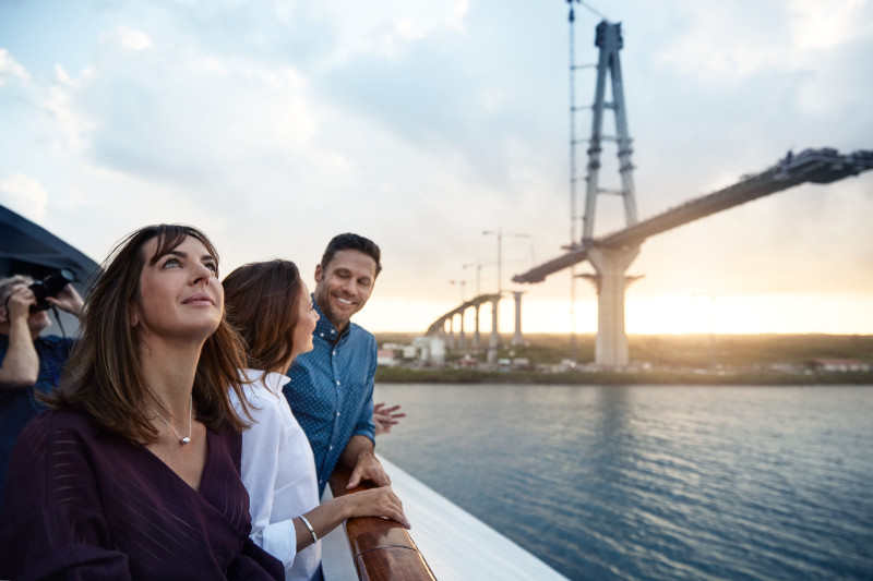 Island Princess Guests at Panama Canal